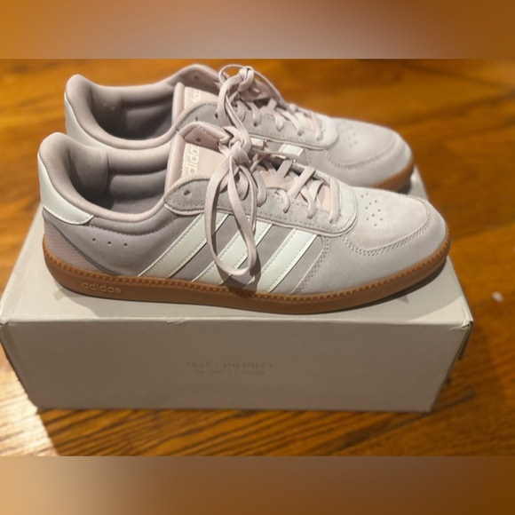 Adidas Shoes - Adidas NWT Women's Athletic Shoes Tan and White with Cloud Foam Technology sz 10